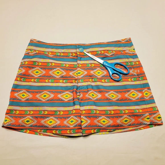 Chubbies Board Shorts/Swim Trunks Women's Size Medium Aztec Print Lined Inside. - Picture 3 of 9